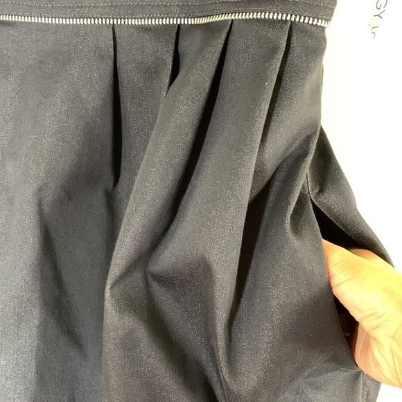 NWT. MAGGY LONDON 8 Black Zipper Decorated Pleat Dress. - Picture 5 of 9